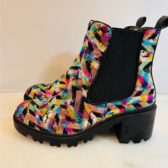 Betsey Johnson Boot | “Rowann”Rainbow Sequin Metallic Lug Sole Sz 9 - Picture 7 of 9